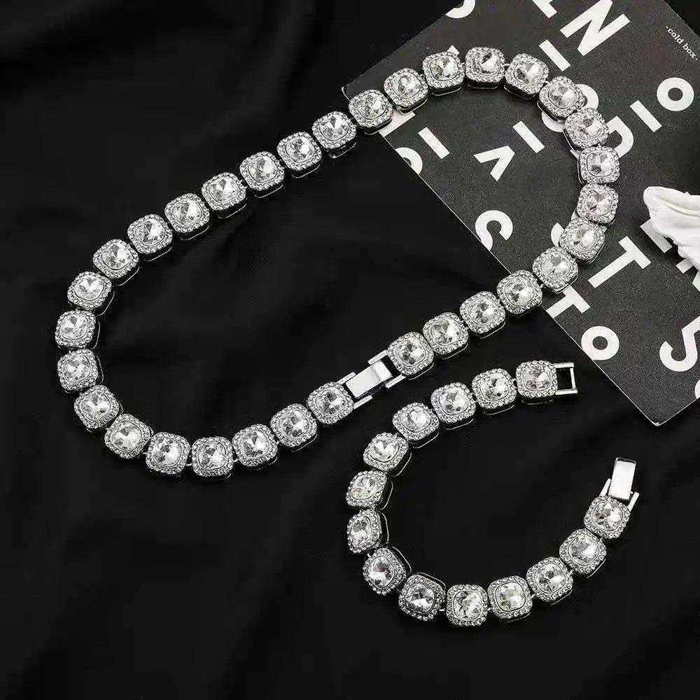 Luxuriöses Armbanduhr-Halskett – Luxury Watch Miami Bewertung und Preis